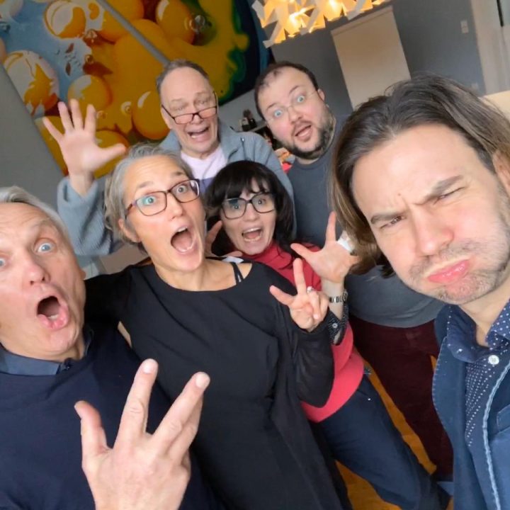 Kurvenkratzer Journey Yes We Cancer Meets Kurvenkratzer In Berlin The Crazy Gang Mit Jörg Hoppe Jochen Kröhne Simone Adelsbach Martina Hagspiel Jürgen Bogner