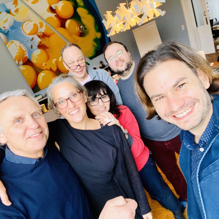 Kurvenkratzer Journey Yes We Cancer Meets Kurvenkratzer In Berlin The Gang Mit Jörg Hoppe Jochen Kröhne Simone Adelsbach Martina Hagspiel Jürgen Bogner 