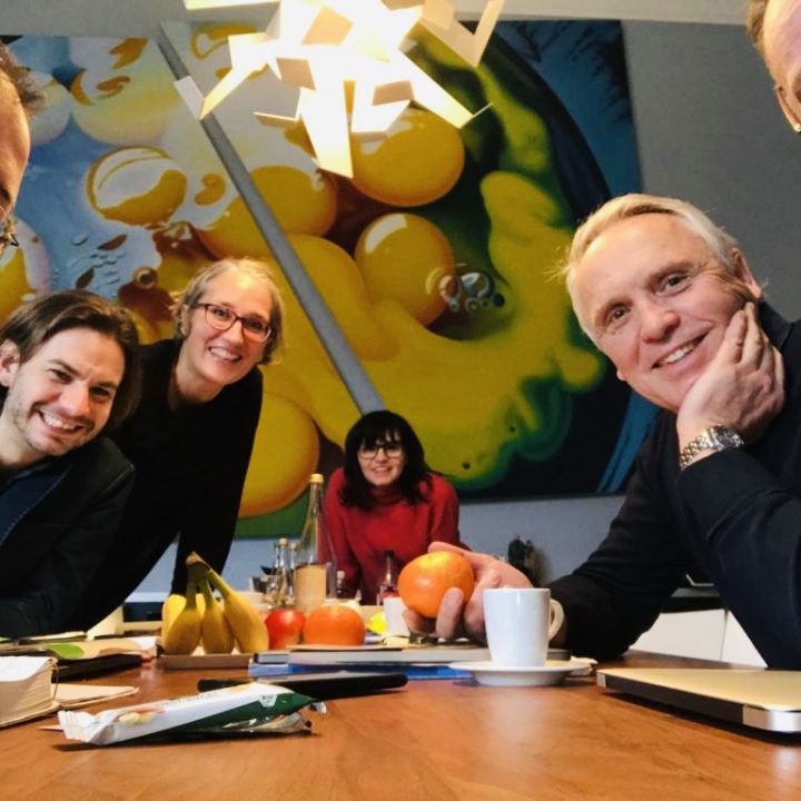 Kurvenkratzer Journey Yes We Cancer Meets Kurvenkratzer In Berlin The Gang Mit Jörg Hoppe Jochen Kröhne Simone Adelsbach Martina Hagspiel Jürgen Bogner 