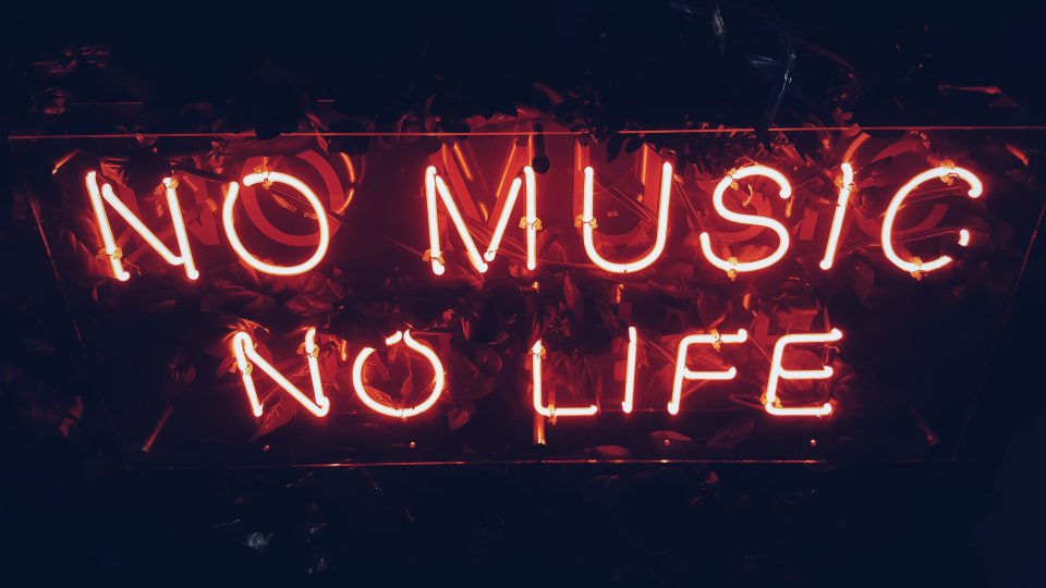 No Music No Life (Foto: unsplash/ Simon Noh) Kopftimismus No Music No Life_simon Noh Rmby OTeI Unsplash