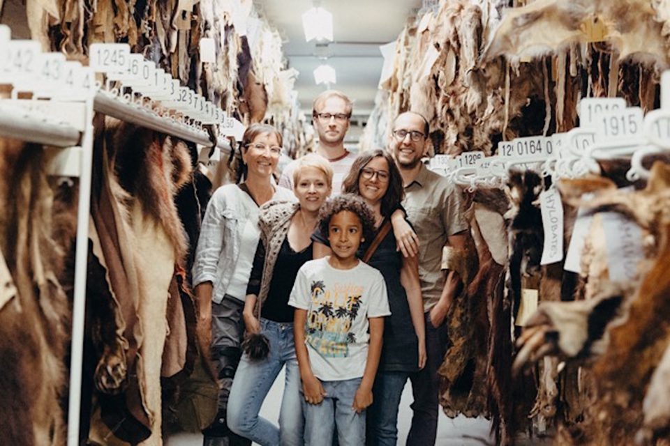 Julia mit ihrer Familie im Naturhistorisches Museum in Wien.