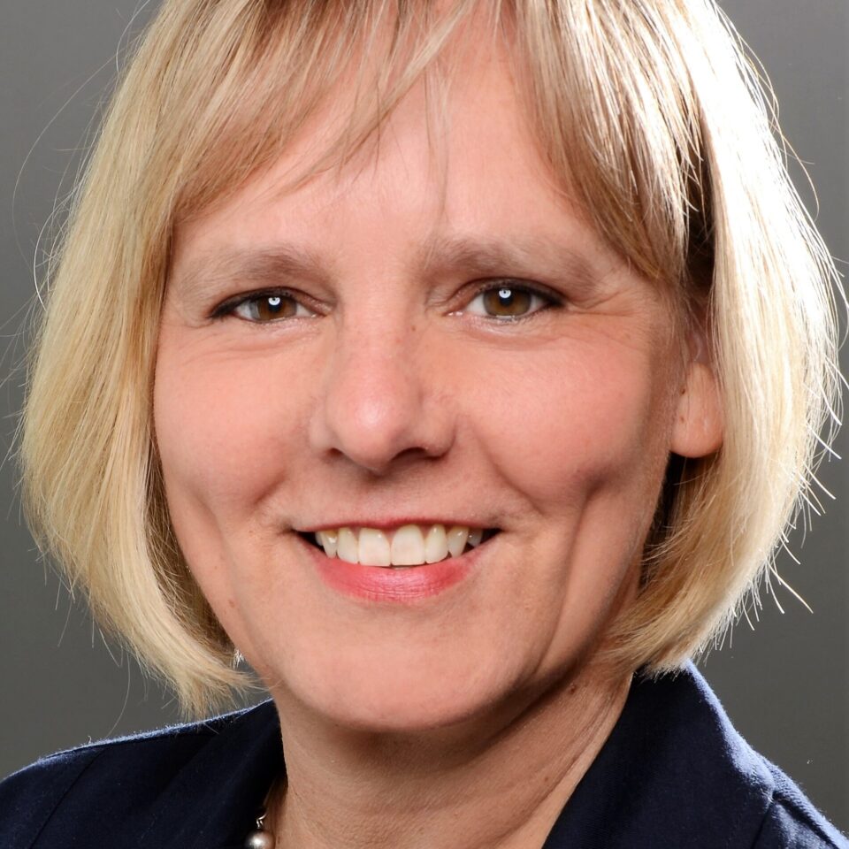 Dr. Hilke Ficcius