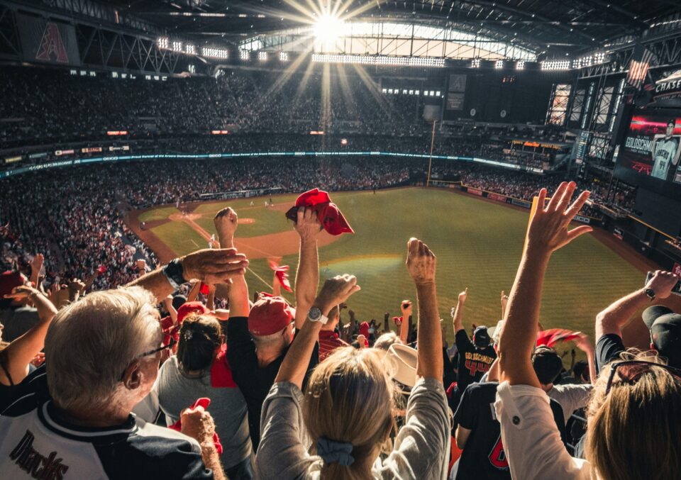 jubelnde Menschen in Stadium