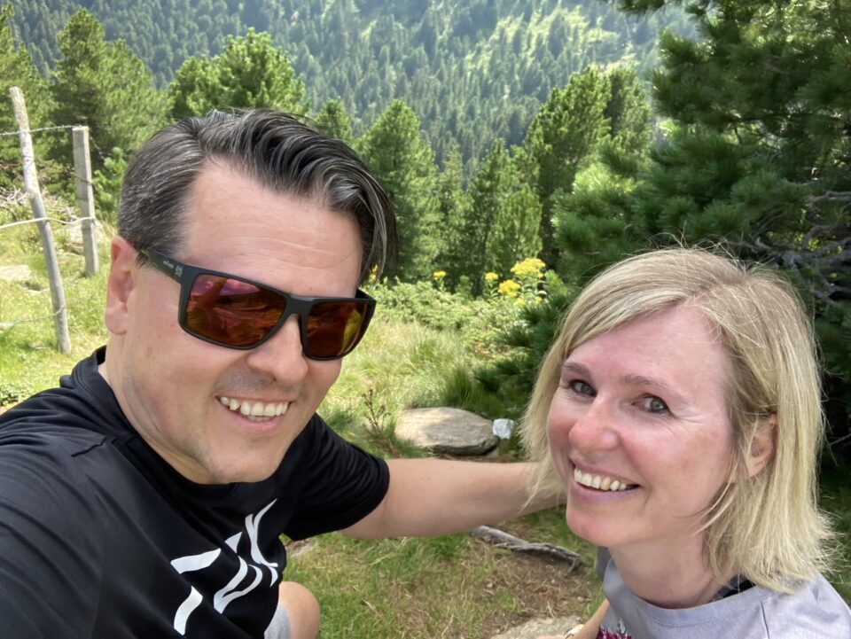 Kurt Otter mit seiner Frau beim Wandern Hpv Kurt Otter IMG_
