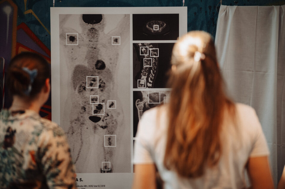 Die Vernissage geht auf Tour! Wann und wo die nächste Ausstellung stattfindet, erfährst du auf der Kampagnen-Website. (Foto: Mirjam Murer)